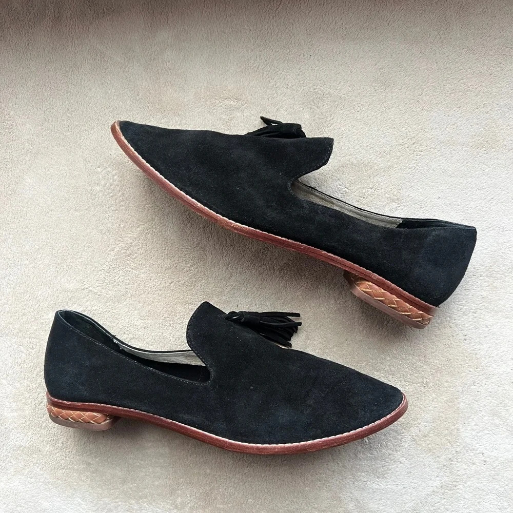 Matt Bernson‎ Women 9.5 Black Suede Tassel Loafers Pointed Toe Flats Preppy